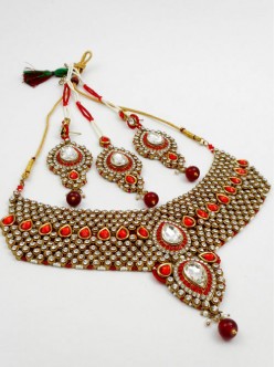 Stonestudded Jewelry Set